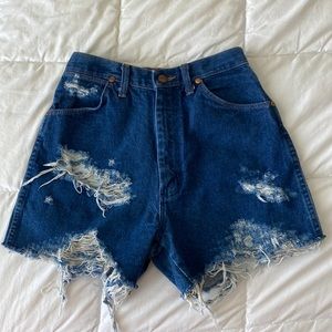 Vintage Wrangler Destressed High Rise Demim Jean Shorts